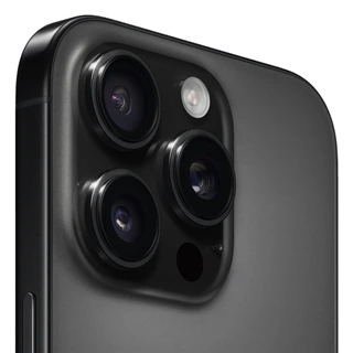 iPhone 16 Pro — detalhe traseiro da câmera oficial